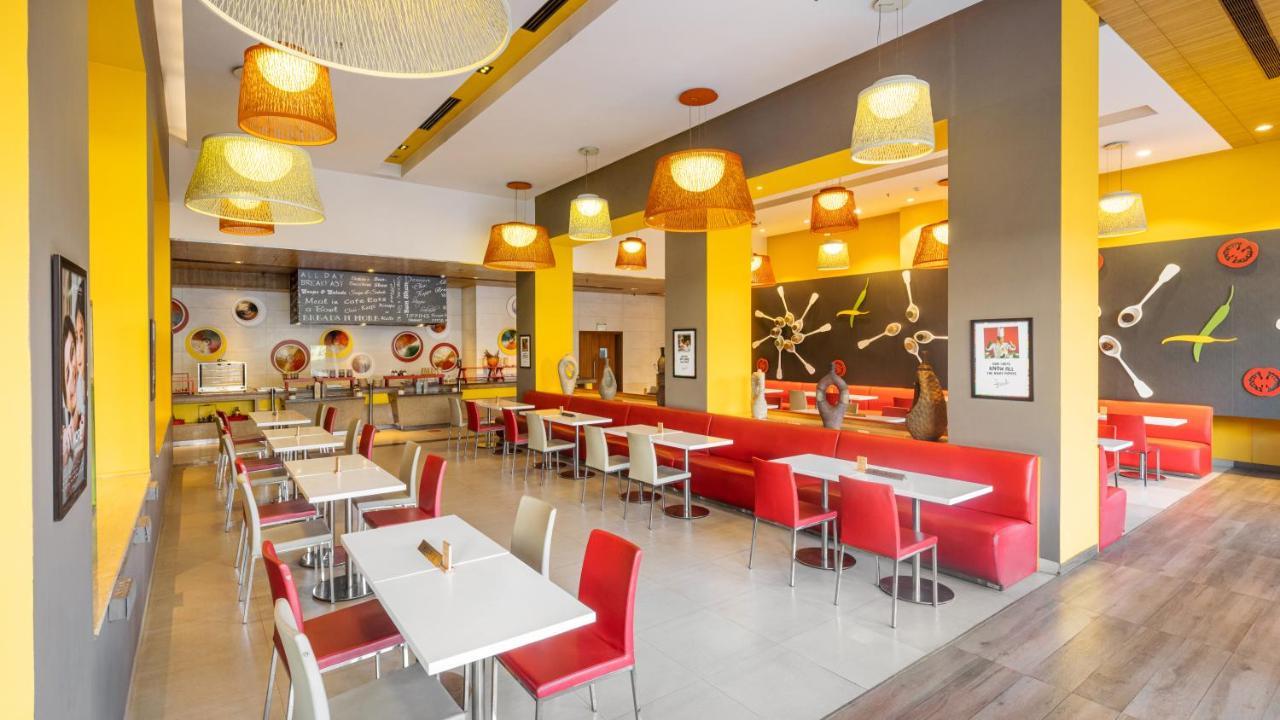 Ibis Gurgaon Golf Course Road - An Accor Brand Hotel Bagian luar foto