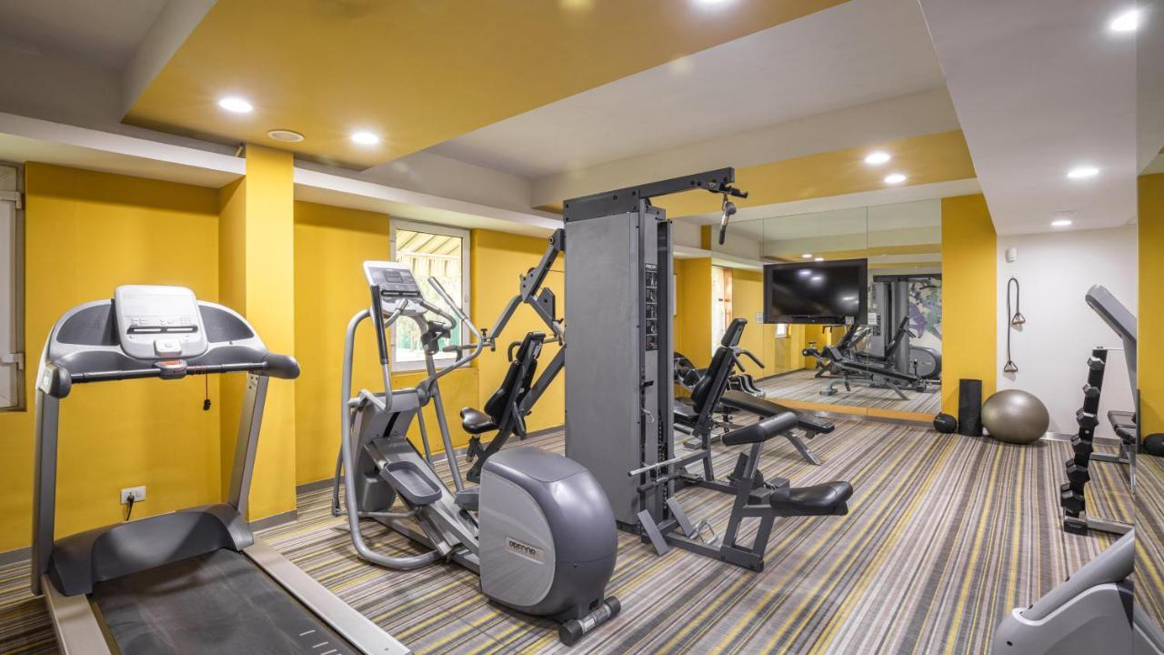 Ibis Gurgaon Golf Course Road - An Accor Brand Hotel Bagian luar foto