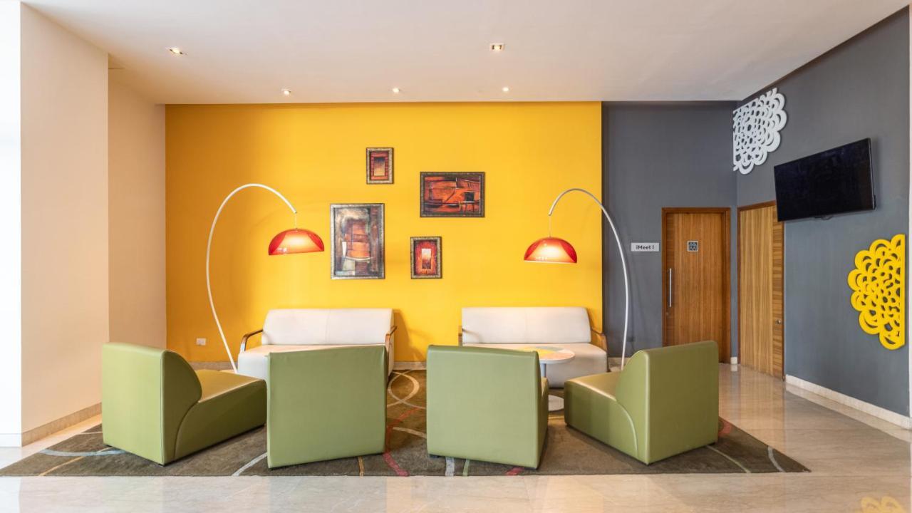 Ibis Gurgaon Golf Course Road - An Accor Brand Hotel Bagian luar foto
