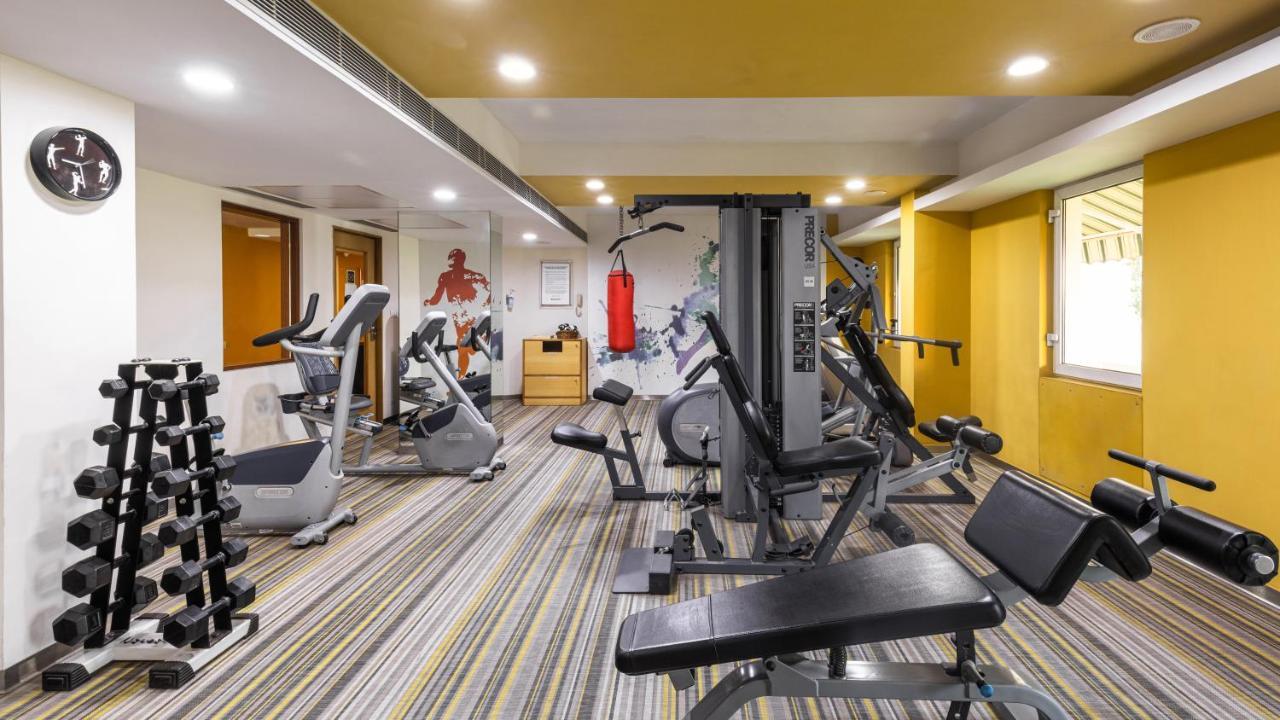 Ibis Gurgaon Golf Course Road - An Accor Brand Hotel Bagian luar foto