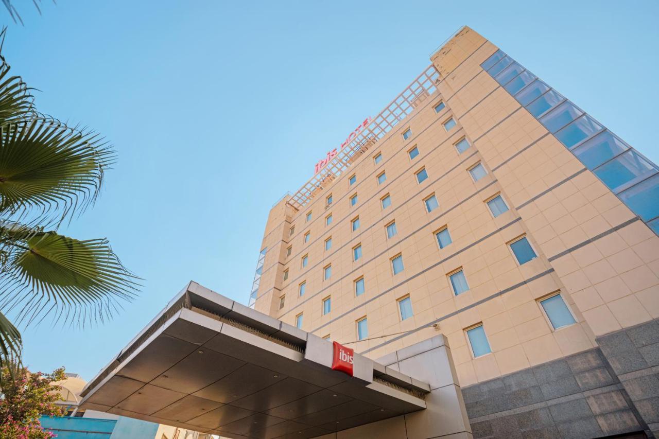 Ibis Gurgaon Golf Course Road - An Accor Brand Hotel Bagian luar foto