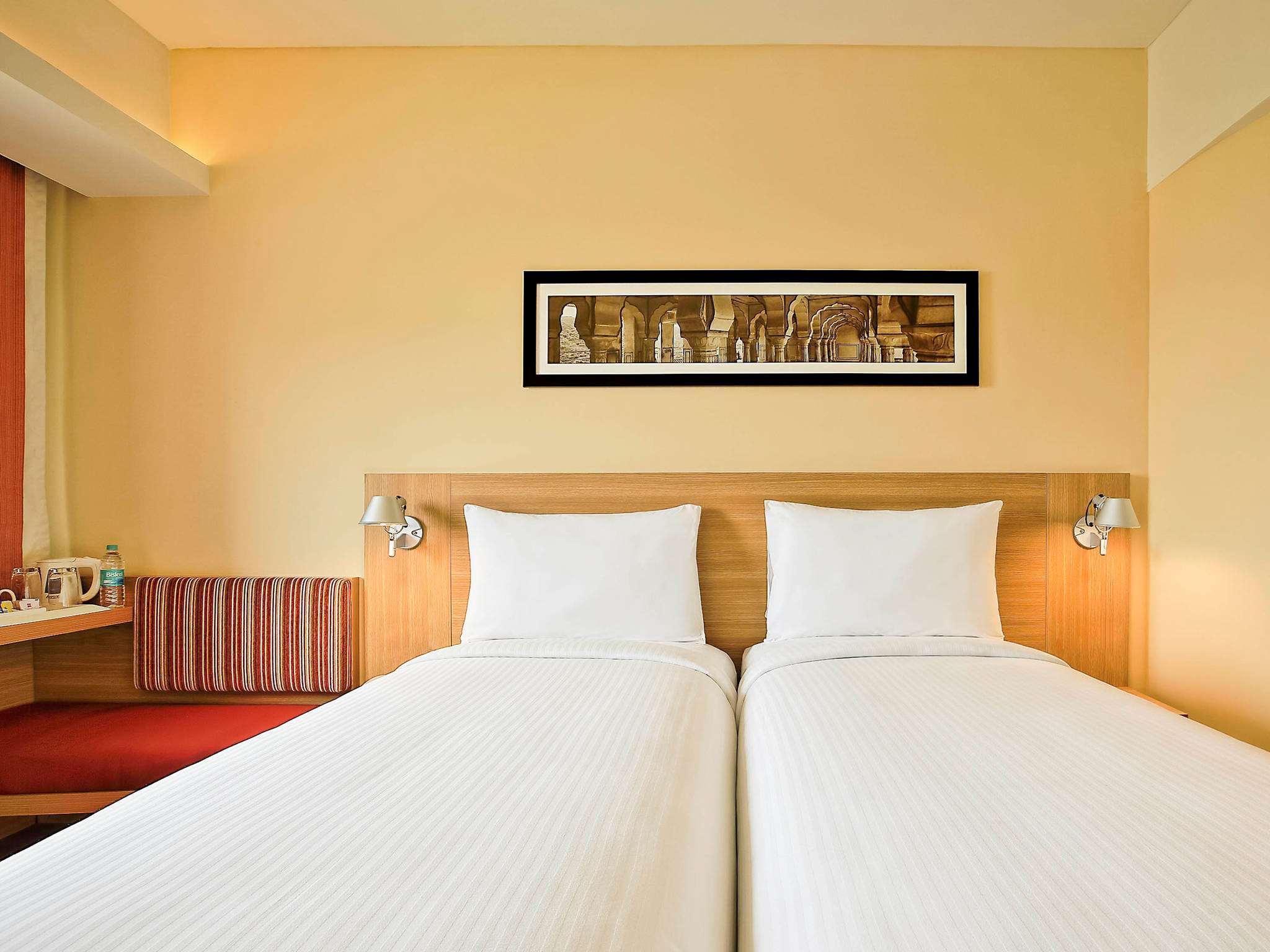 Ibis Gurgaon Golf Course Road - An Accor Brand Hotel Bagian luar foto
