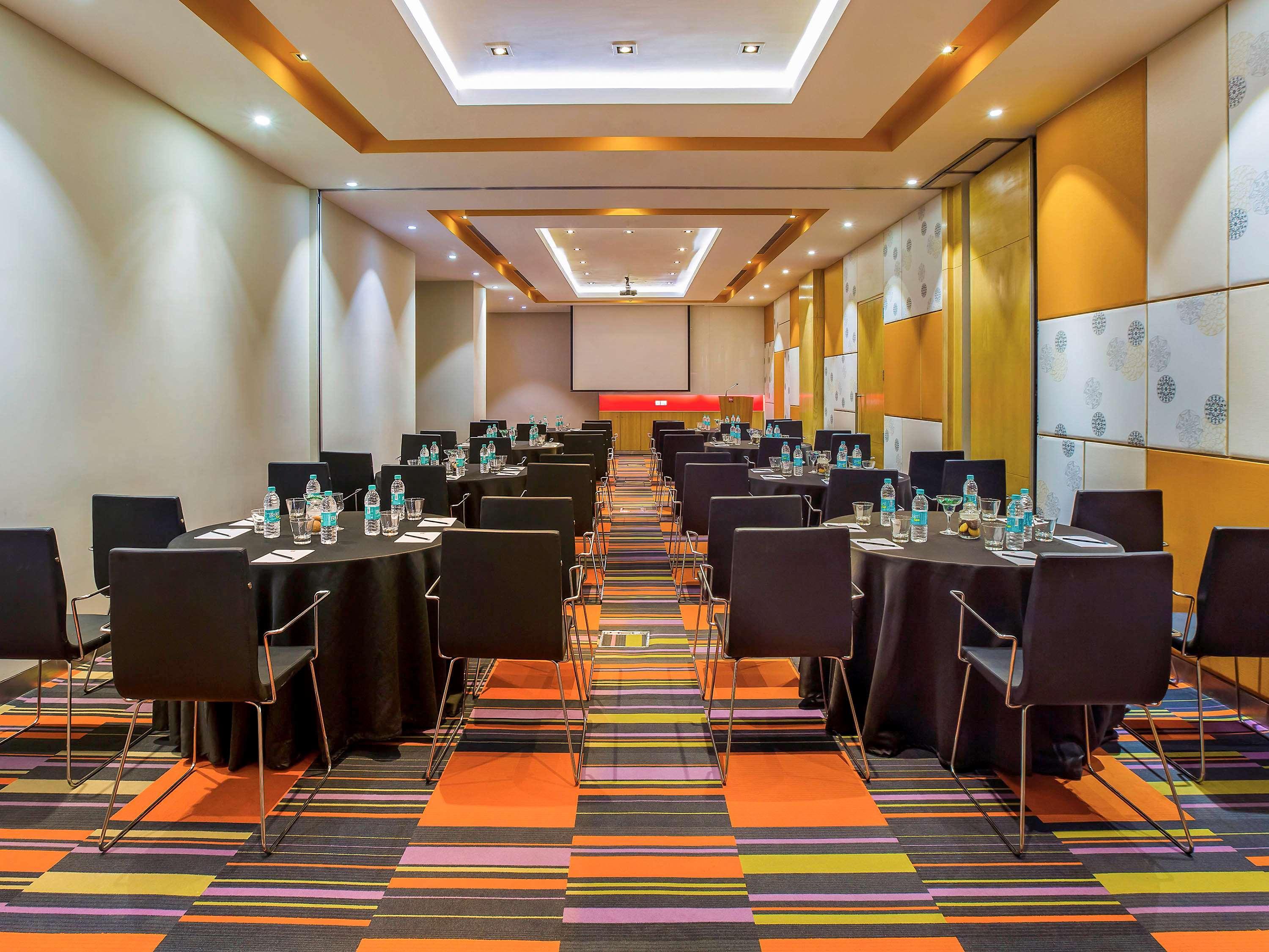 Ibis Gurgaon Golf Course Road - An Accor Brand Hotel Bagian luar foto