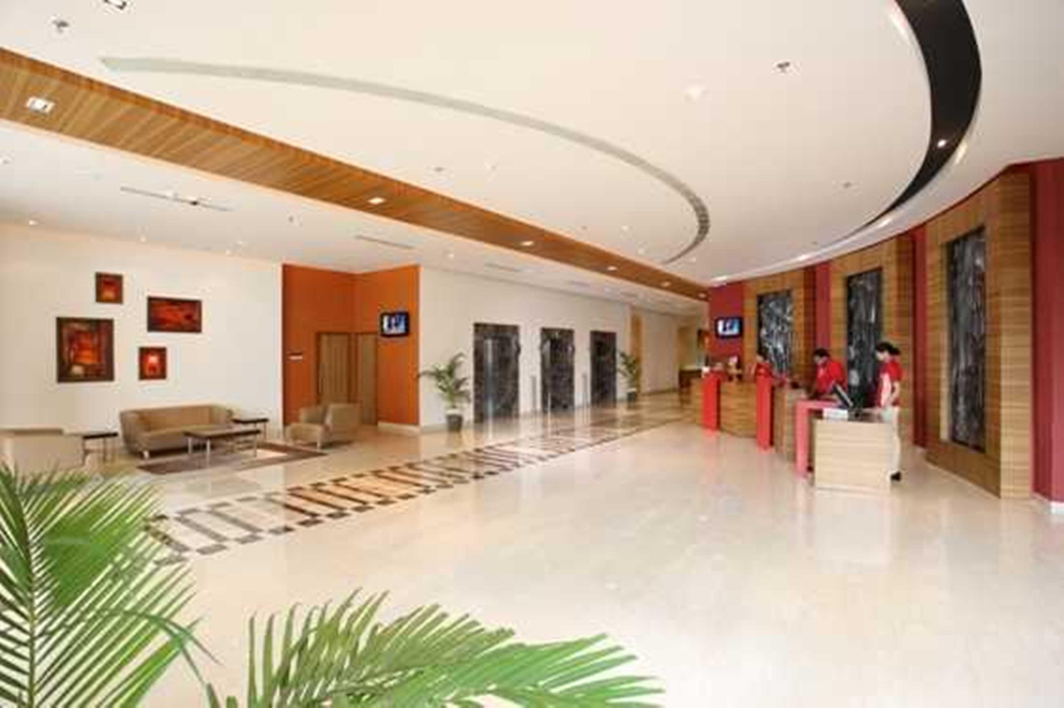 Ibis Gurgaon Golf Course Road - An Accor Brand Hotel Bagian luar foto